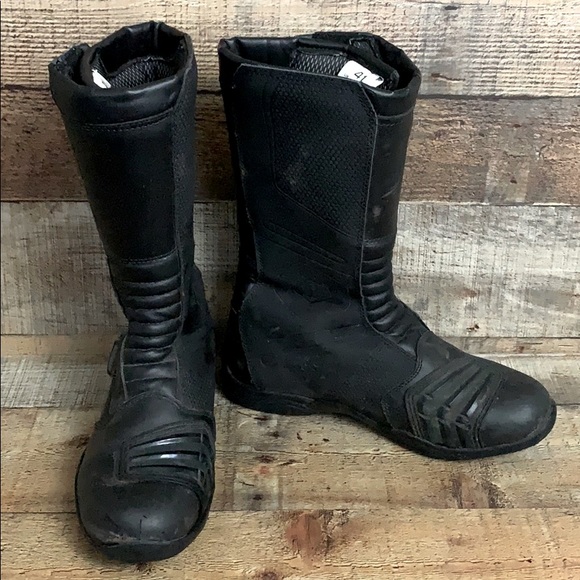 hipora boots